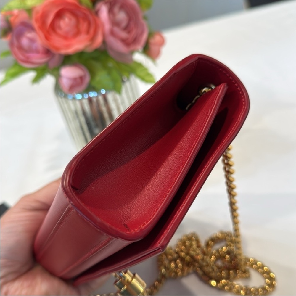 Saint Laurent Red and Gold Clutch with Iconic YSL Logo - Picture 4 of 16